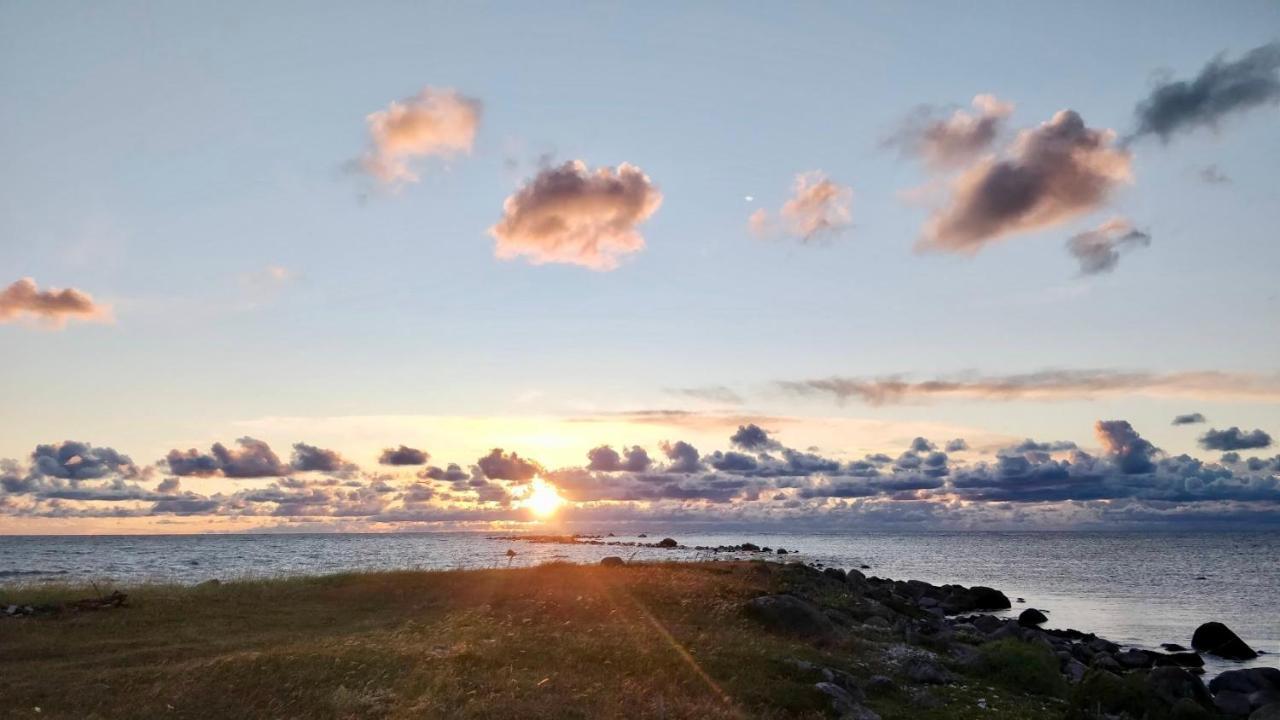 Suurekivi Kuelalistemaja Hotel Reigi Luaran gambar